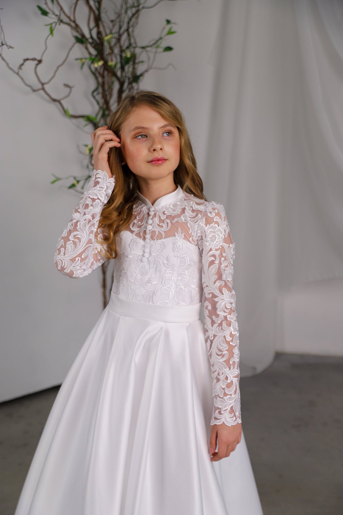 White lace First communion & Baptism dress, flower girl dress, wedding guest dress, Bridesmaids dress, holy communion gown, mini bride dress