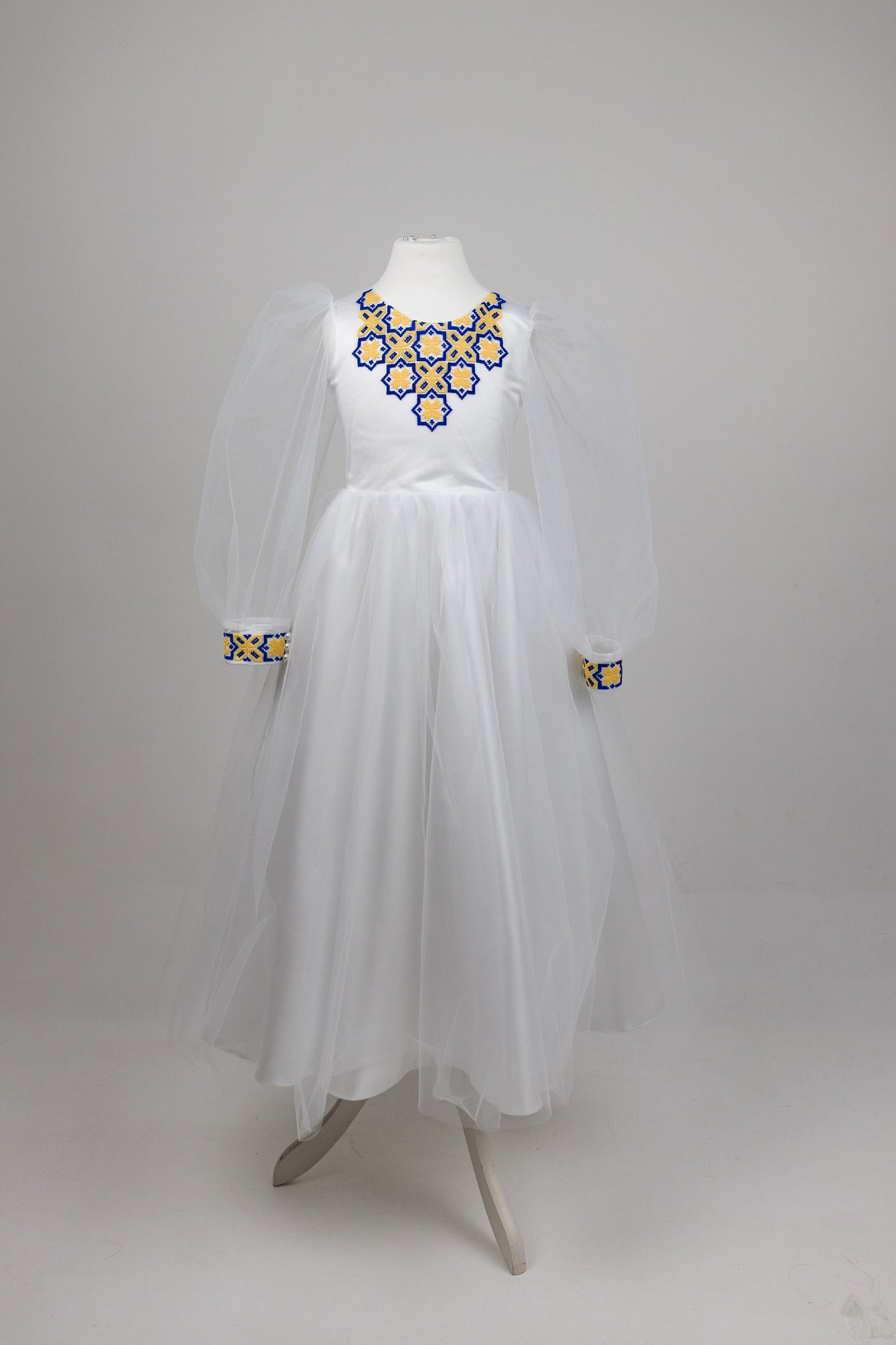 Embroidered Dress Ukrainian Dress, Vyshyvanka dress, Flower girl dress, first communion dress, Girls Floral Embroider dress